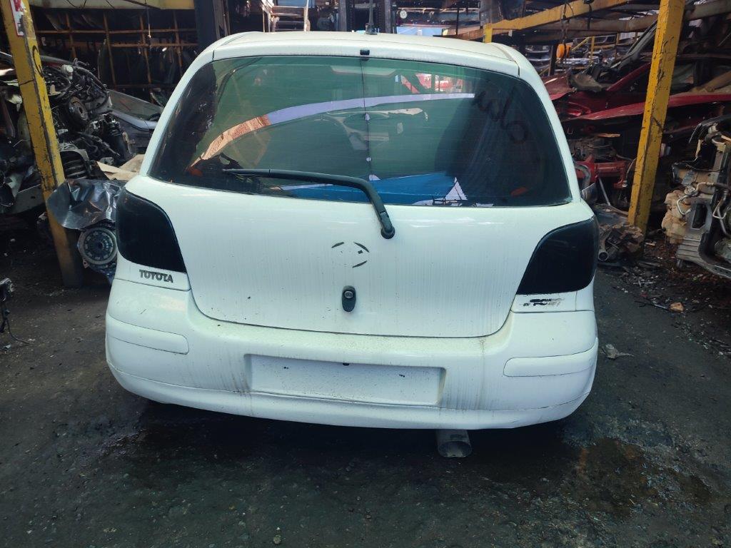  Toyota YARIS  USADO